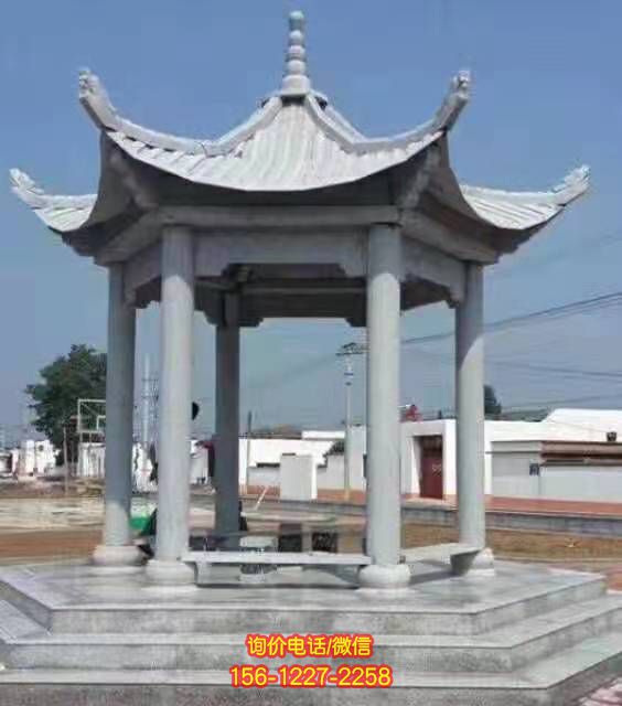 仿古青石雕塑，傳承農(nóng)村文化，為廣場涼亭增添獨特魅力