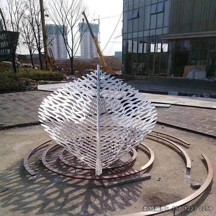 鏤空不銹鋼樹葉雕塑 造型美觀時尚 鏤空不銹鋼樹葉雕塑 造型美觀時尚