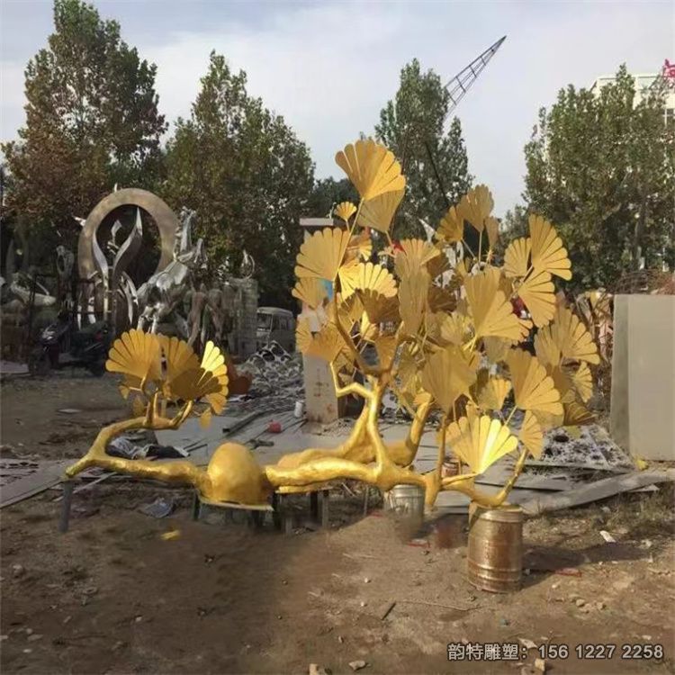 不銹鋼銀杏葉雕塑 巧妙地展現(xiàn)了自然之美 不銹鋼銀杏葉雕塑 巧妙地展現(xiàn)了自然之美