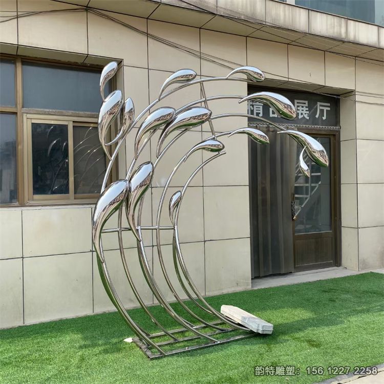 不銹鋼圓環(huán)魚群雕塑，不銹鋼抽象小魚雕塑加工廠