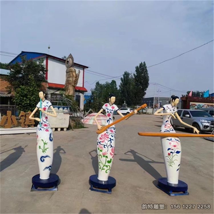 玻璃鋼吹拉彈唱仕女雕塑，抽象音樂人物雕塑圖片案例